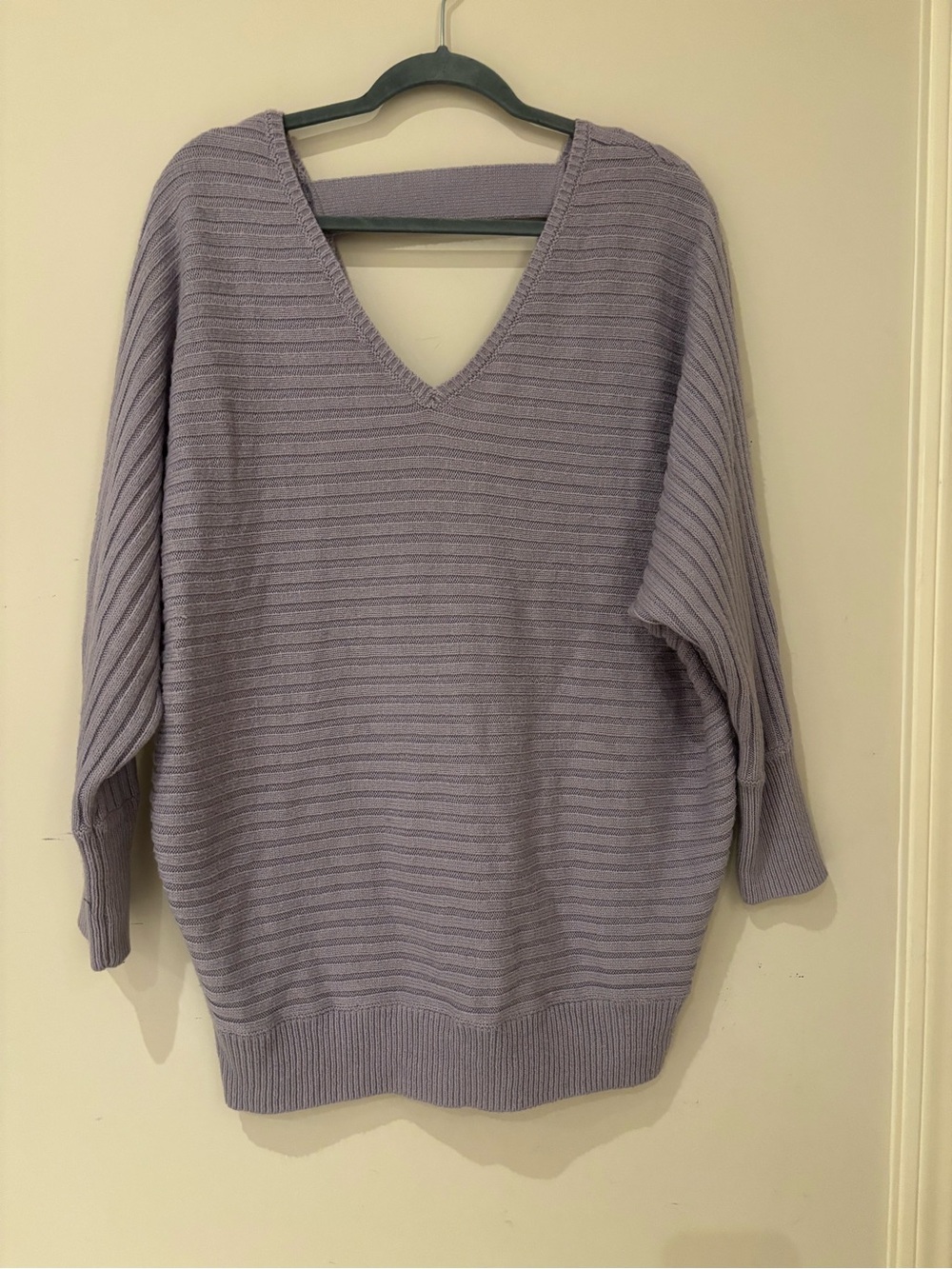 Relaxed V-Neck Ribbed Sweater - Lavender